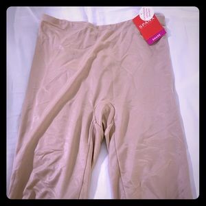 BNWT SPANX power conceal her size small